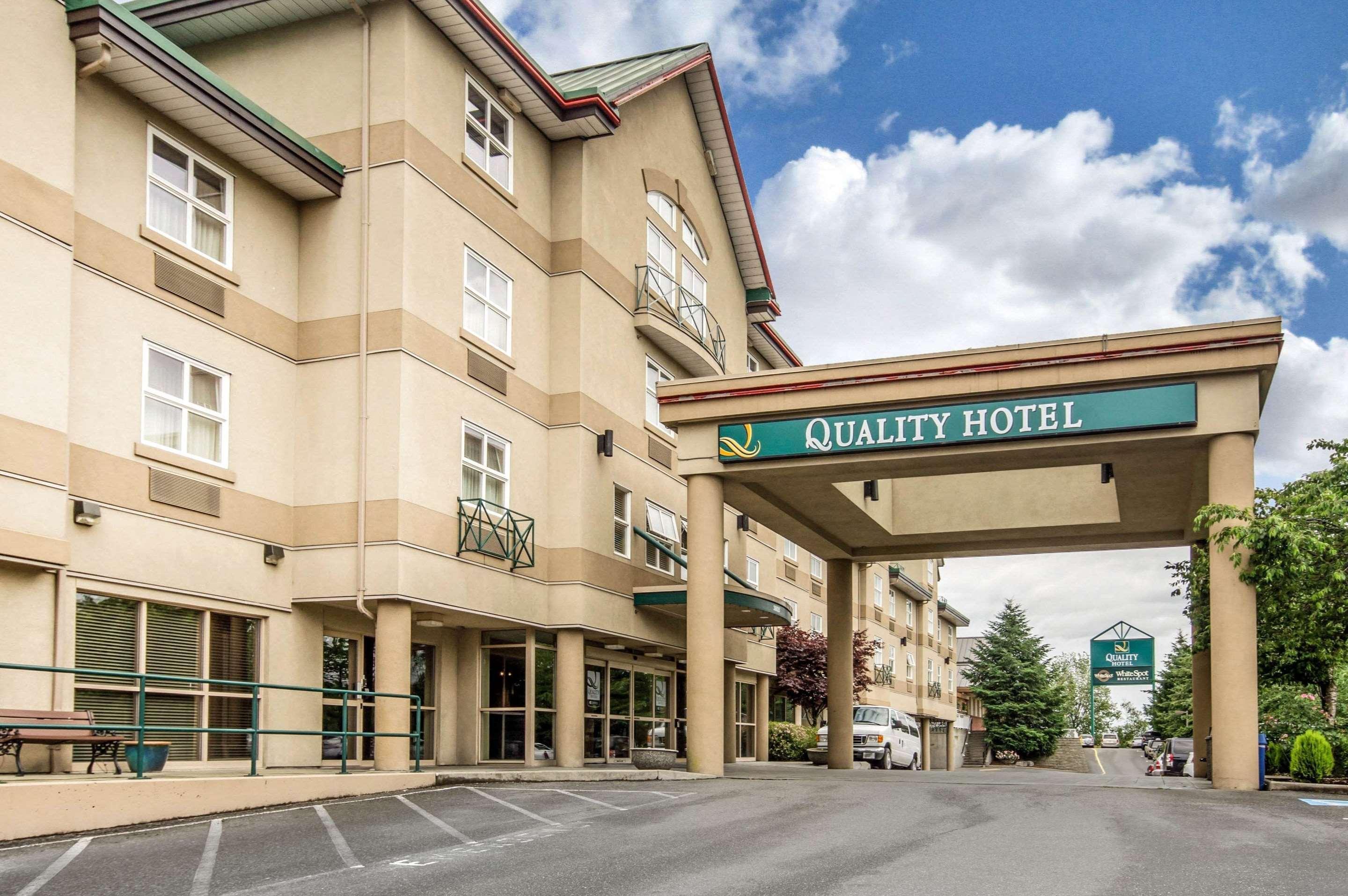 Clarion Hotel & Conference Centre Абътсфорд Екстериор снимка