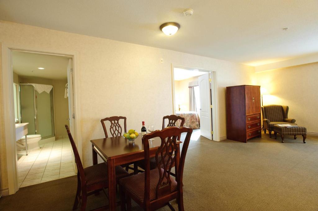 Clarion Hotel & Conference Centre Абътсфорд Стая снимка