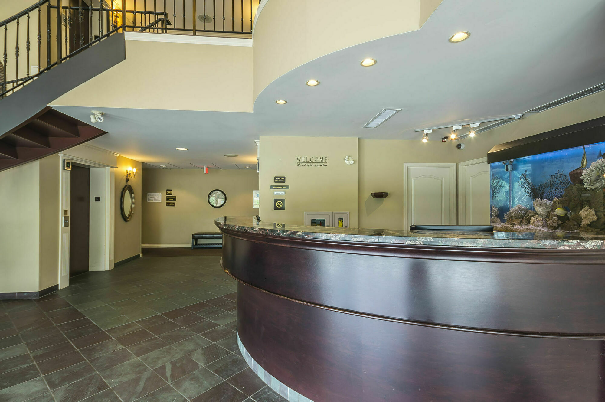 Clarion Hotel & Conference Centre Абътсфорд Екстериор снимка